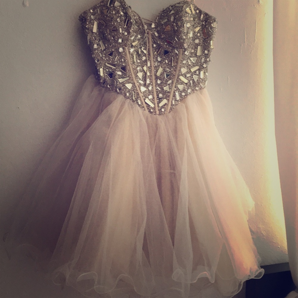 In time for prom! Top beaded dress